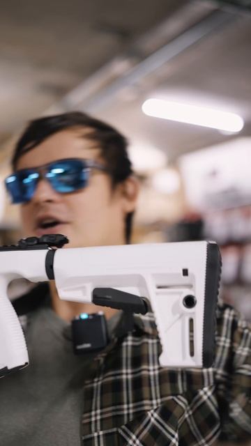 Страйкбольный пистолет-пулемёт (KRYTAC) KRISS Vector Limited Edition AEG SMG (Alpine White) смотреть онлайн