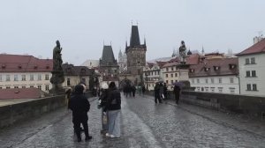 Прогулка по Праге 🇨🇿 Снегопад на Карловом мосту.