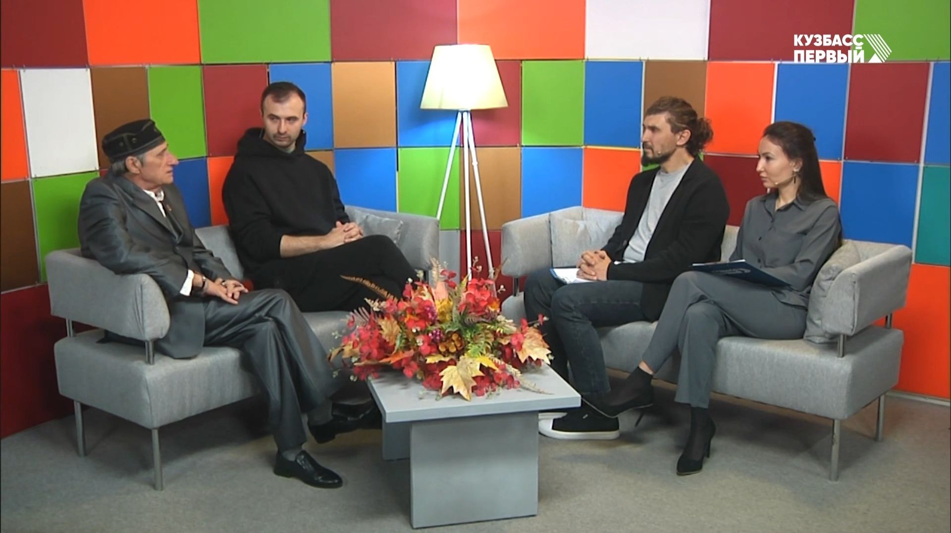 Эфир программы "Включайся" от 25.11.2025. Спектакль "Не свято святые"