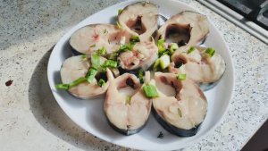 Как просто посолить скумбрию