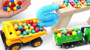 Мультики для детей. Яркие шарики возим на тракторе. Деревянные склоны. Мультики для малышей