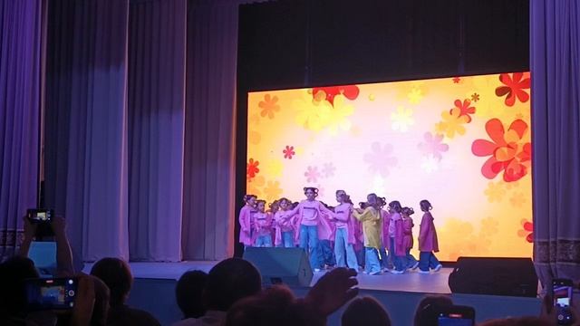 Танцевальный коллектив "Наследие" - Рашн Карантин.mp4 смотреть онлайн