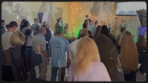 Моменты прославления и поклонения на служении церкви «Новый старт» (15.11.25) #церковьнс #иисус