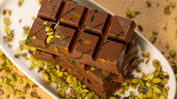 ASMR Самые популярные конфеты  Множество разноцветных леденцов  Разворачивание и поедание шоколада