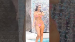 1000009977.mp4.  " когда тысячи звёзд , в глубине её глаз...