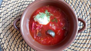 Борщ с баклажанами на бараньем бульоне. Густой с насыщенным вкусом, очень ароматный.