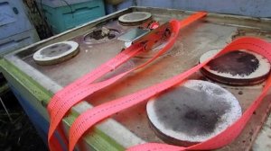 работа на пасеке в декабре, температура на улице плюс три градуса , 3.12.2025