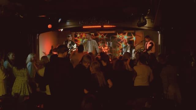 ВИА "Друзья" 05.10.25 Районы-кварталы - гр.Звери