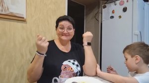 НЕ ХОЧУ ВАС ТОМИТЬ, РАССКАЗЫВАЮ/ НА ЗАВТРАК КАША ДРУЖБА