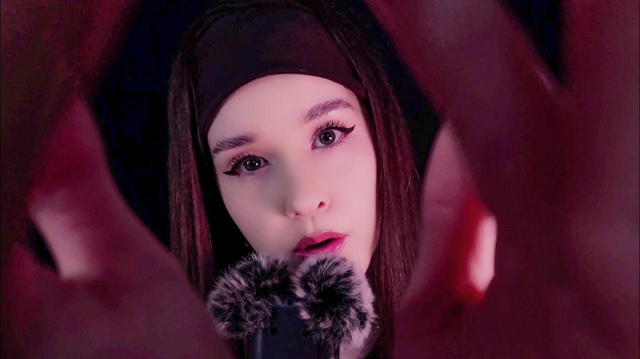 АСМР Релакс прикосновения и неразборчивый шепот на АСМРном языке