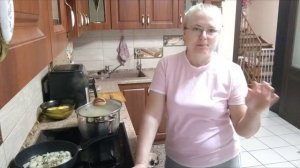 Сегодня к обеду: пышные Оладьи и вкусный Борщ!