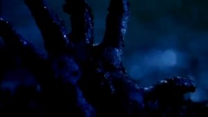 Клинт выбирается из гроба