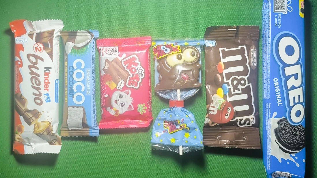 ASMR Самые популярные конфеты  Множество разноцветных леденцов  Разворачивание и поедание шоколада