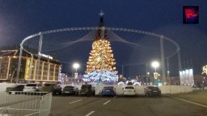 Тула. Собирают Новогоднюю Ёлку. Самая Большая Новогодняя Ёлка в России. Высота 32 метра.