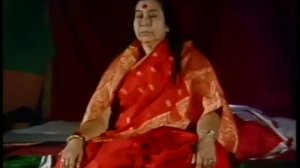 Атма Аштакам с медитирующей Шри Матаджи. Исполняет Анджали  Кадри. Atma Astakam with H H Shri Mataji