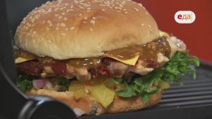 Бургер с сальсой из жареного ананаса и марийский омлет | Дежурный по кухне 5 /11