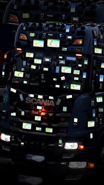 Коллега дальнобойщик готов к любой ситуации дальнобой грузоперевозки