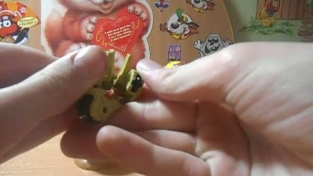 Открываем киндеры "Animal Plenet" смотреть онлайн