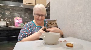 На любой цветочек найдётся своя пчёлка.