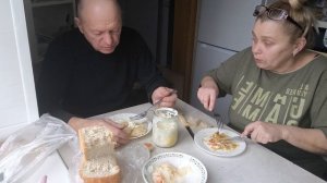 ОБЕД _ с НАМИ. ЧТО _ ВКУСНОГО?.