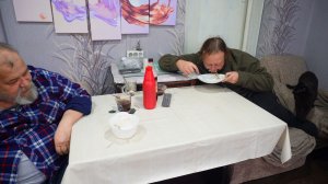 Кушаем вкусно вермишель с тушёнкой Утро в Сибири деревня Что у нас в холодильнике? Запасы на зиму