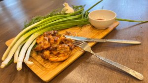 Мясной сок на ужин. Или как не пересушить блюдо . Сочное куриное бедро на гриле.