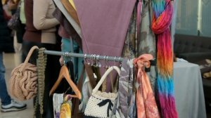 Участники «Московского долголетия» на «Добром маркете»