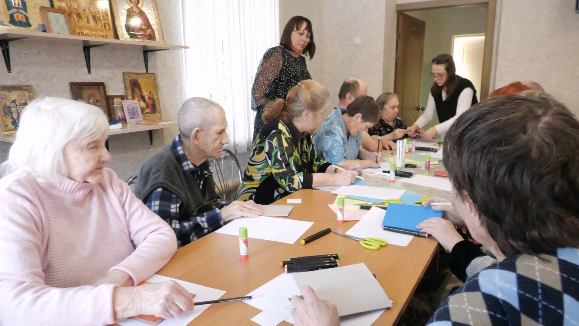 Творчество помогает жить! смотреть онлайн