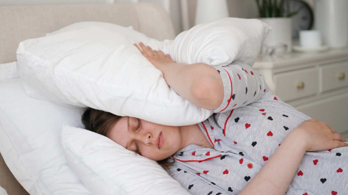 Адвокат: в случае нарушения соседями закона о тишине нужно вызывать полицию