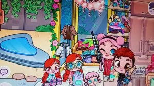 Алиса рассказала стих на 5 , а мама забрала Алину из садика. Аватар ворлд