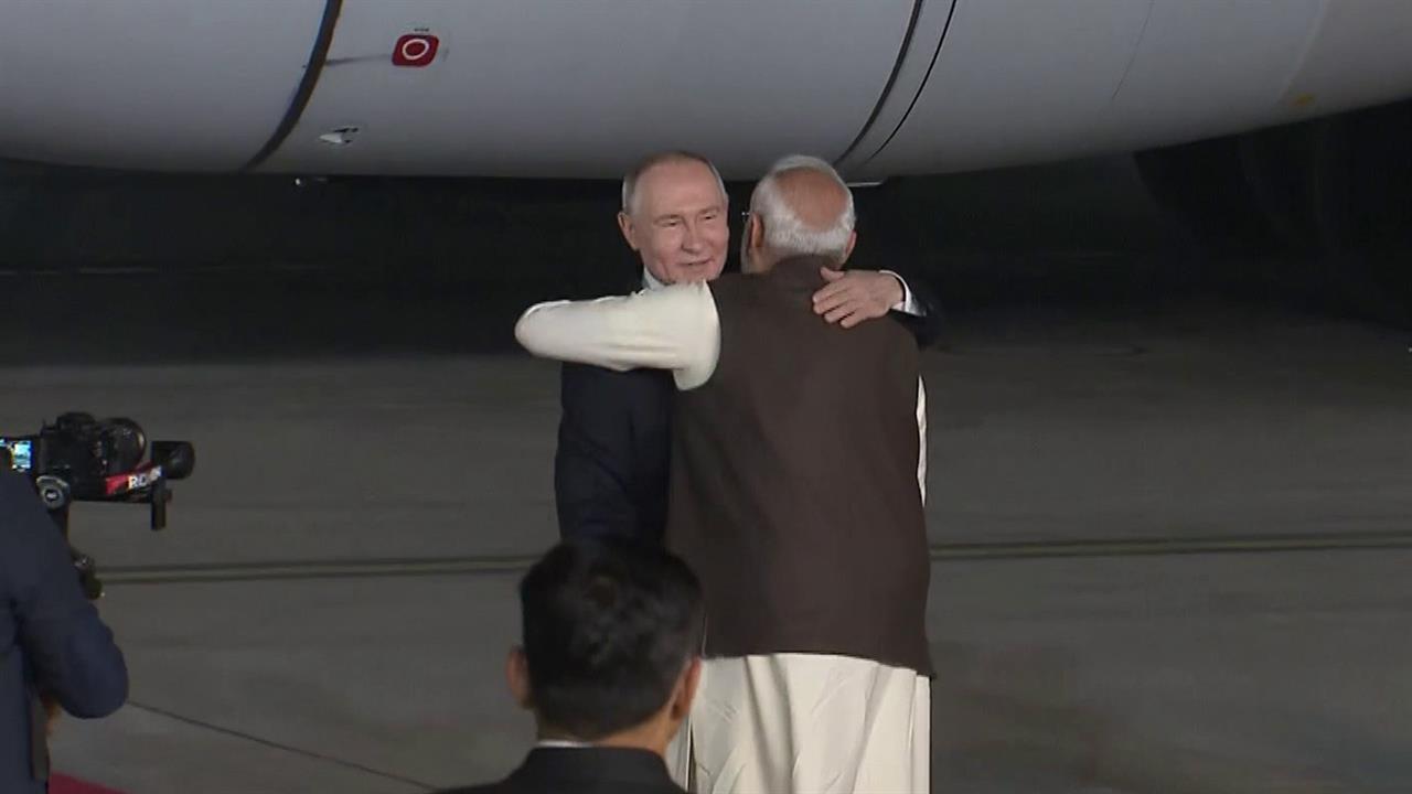 Владимир Путин прибыл в Индию с государственным визитом, который продлится два дня.