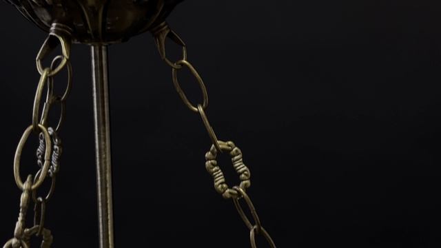 Золотистый подвесной светильник в стиле ар-деко (Франция, начало XX века)