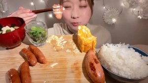 Мукбанг|Mukbang с милой и молодой девушкой!Скорее смотри, что она делает с сосисками🍣✨ 💜✨