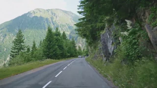 Живописная поездка по Франции в 4 км от Кормет-де-Розленд, Бур-Сен-Морис до Альбервиля