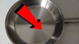 Как очистить сковороду от застарелого жира За 3 Секунды!