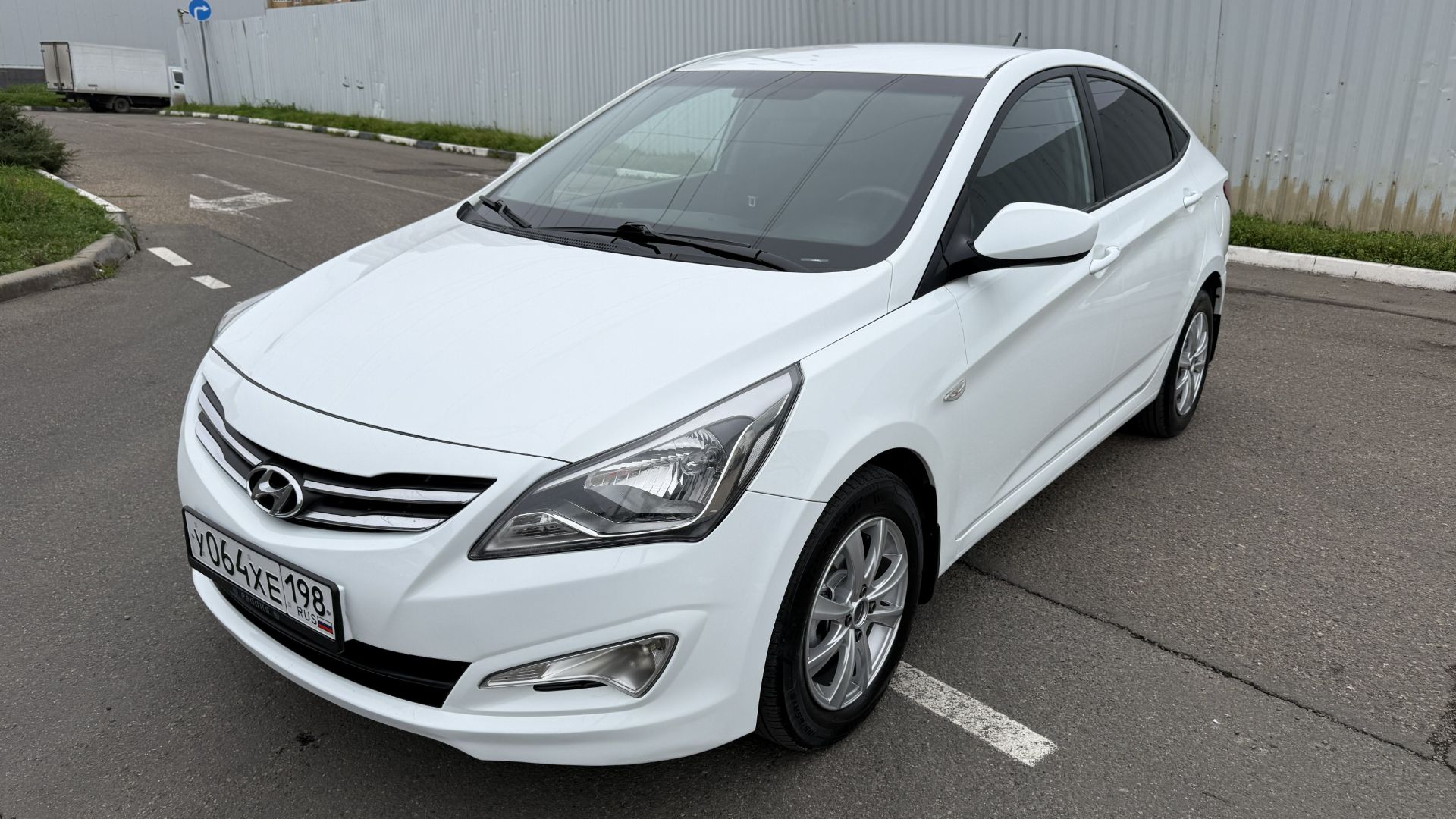 Hyundai Solaris смотреть онлайн