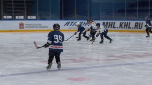 Уже взрослые: юных спортсменов посвятили в хоккеисты