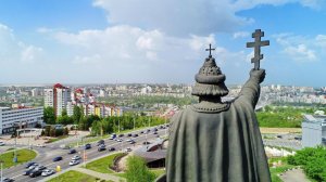 Белгородский парадокс: жизнь под сиренами с тюльпанами и бронежилетами