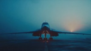 Белый лебедь в небесах плывёт