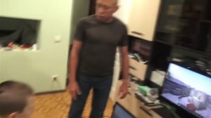 отец сломал молотком разбил клавиатура сыну реальной жизни с из-за Майнкрафта