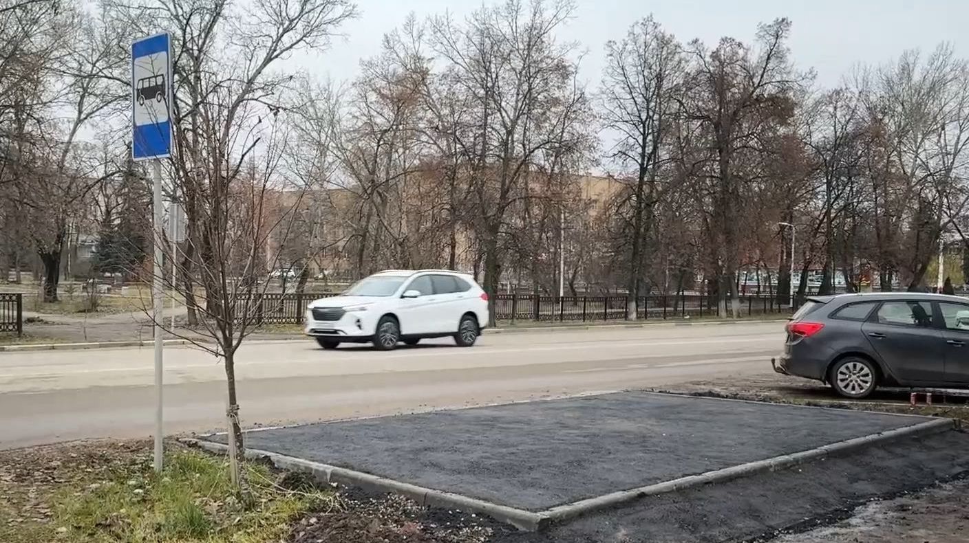 В Котовске начались работы по обновлению остановочных павильонов