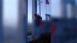 Над Покровском развеваются флаги России!
