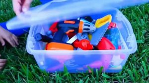 Что получилось у Влада и Ники? Строительство домика для детей!