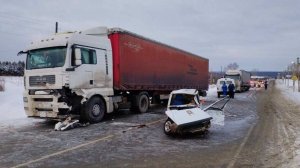 Три человека погибли в ДТП с фурой в Красноярском крае