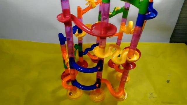 ►Разноцветный трек-лабиринт для шариков. Мраморный бег смотреть онлайн