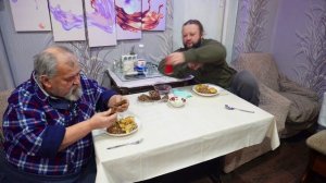 Продуктовый список пенсионеров перед походом в магазин Вкусно кушаем