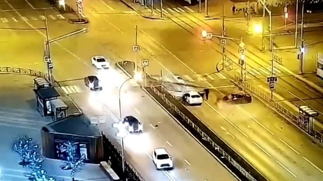 Врезался, уходя от ДПС в Екатеринбурге