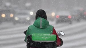 Напал, плюнул, разбил зеркало: чем еще отметился курьер-агрессор из Новосибирска