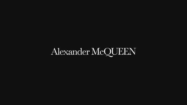Показ женской коллекции Alexander McQueen весна-лето 2019