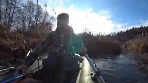 ПРОБРАЛСЯ ЧЕРЕЗ РУЧЕЙ И НАЛОВИЛ. Рыбалка в живописном месте осенью. Рыбалка на спиннинг